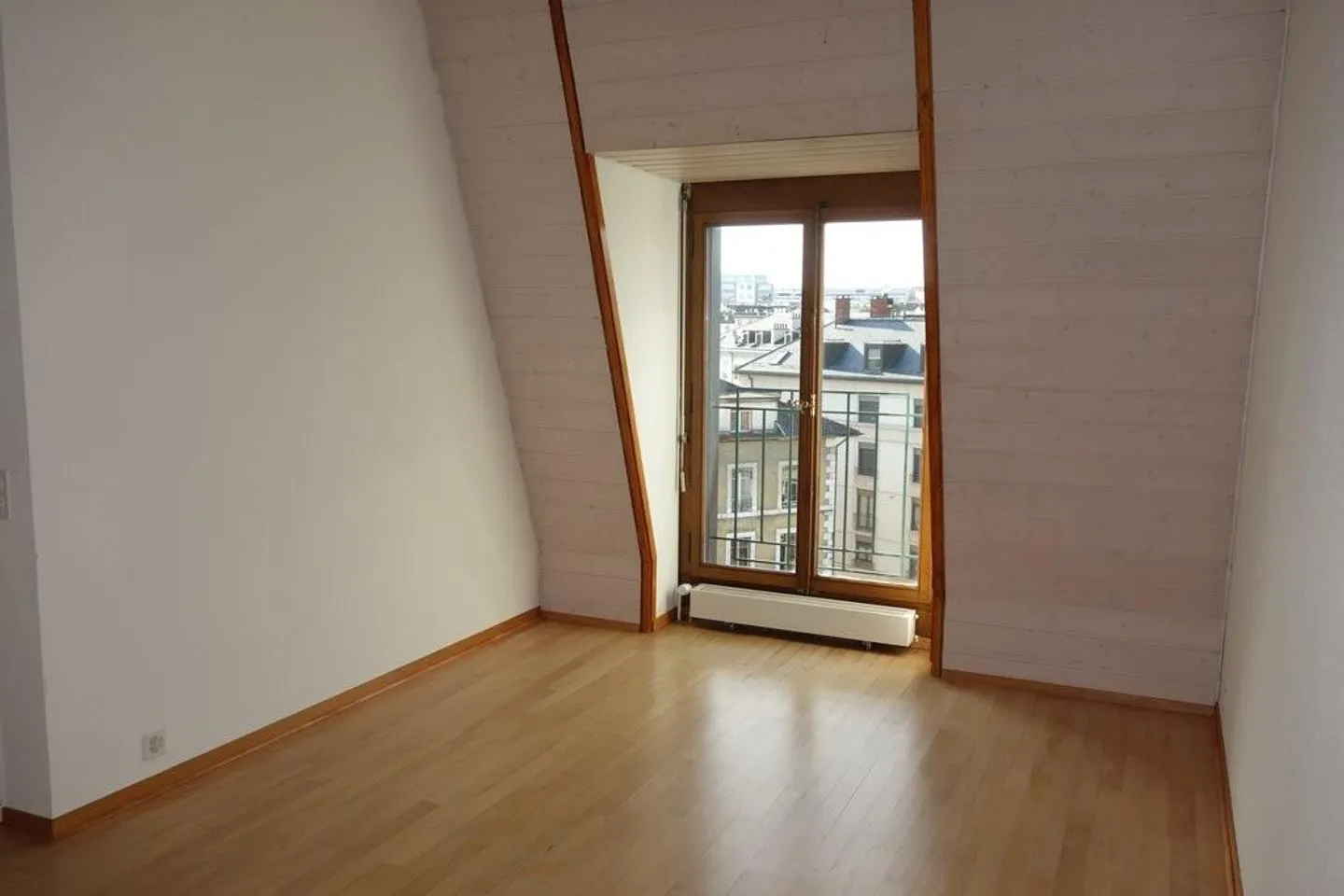 Small apartment near Cornavin train station - Photo 5 of 7