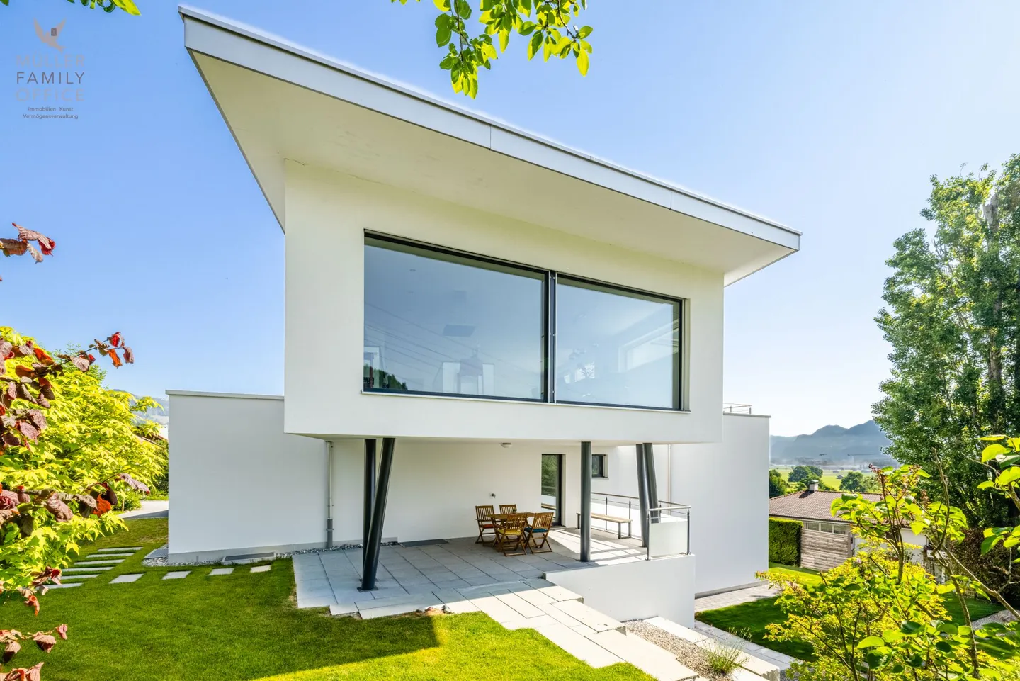Maison individuelle exclusive de 6 1/2 pièces avec des équipements de haute qualité - Photo 4 sur 13