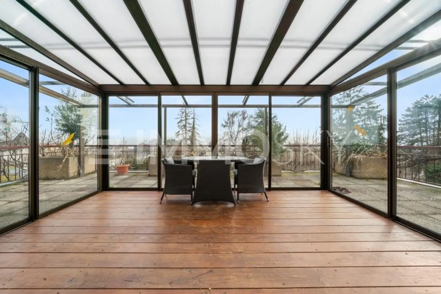 Wunderschönes Herrenhaus mit Blick auf den See - Foto 8 von 10