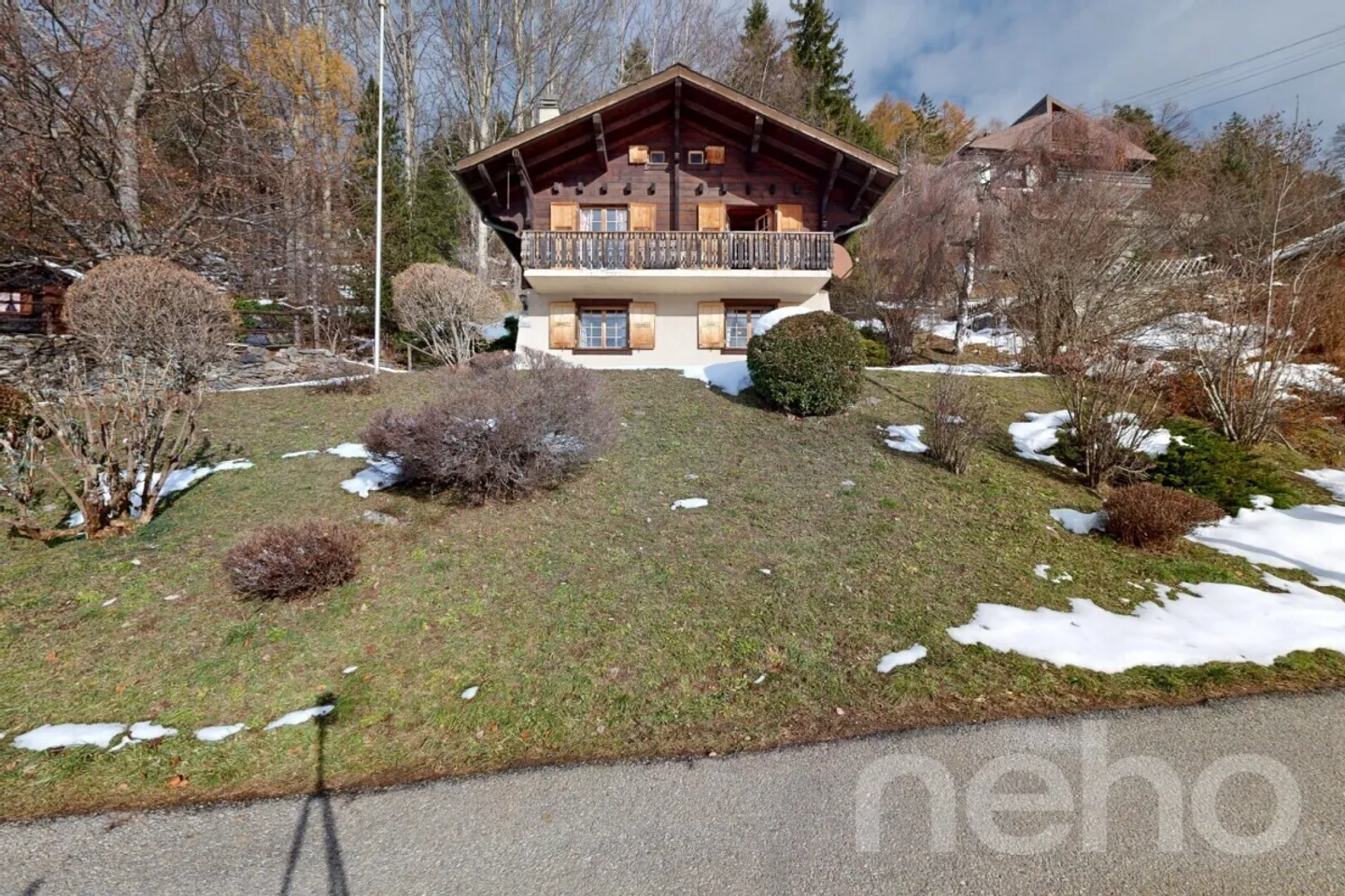 Exklusives Charmantes Chalet mit 3 Schlafzimmern - Foto 1 von 12
