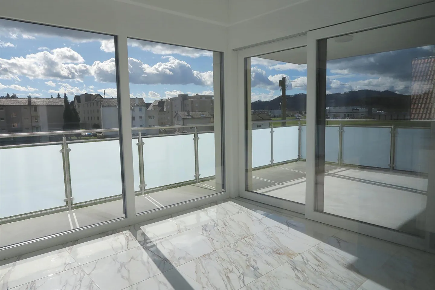 Geräumiges Penthouse mit Aussicht - Foto 1 von 8