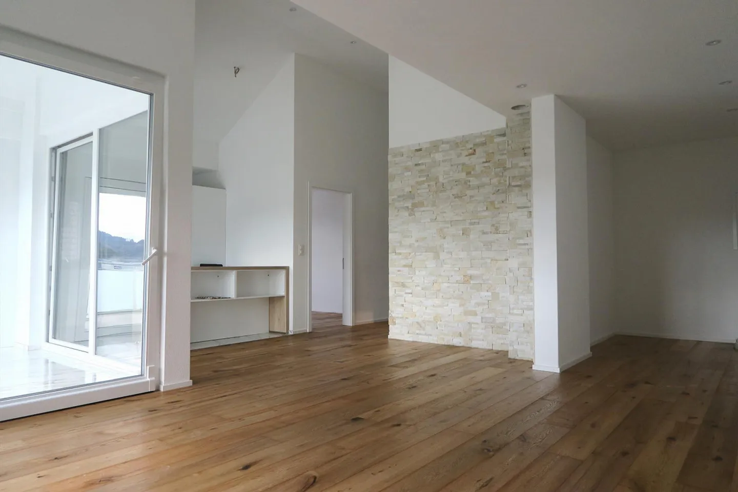 Geräumiges Penthouse mit Aussicht - Foto 2 von 8