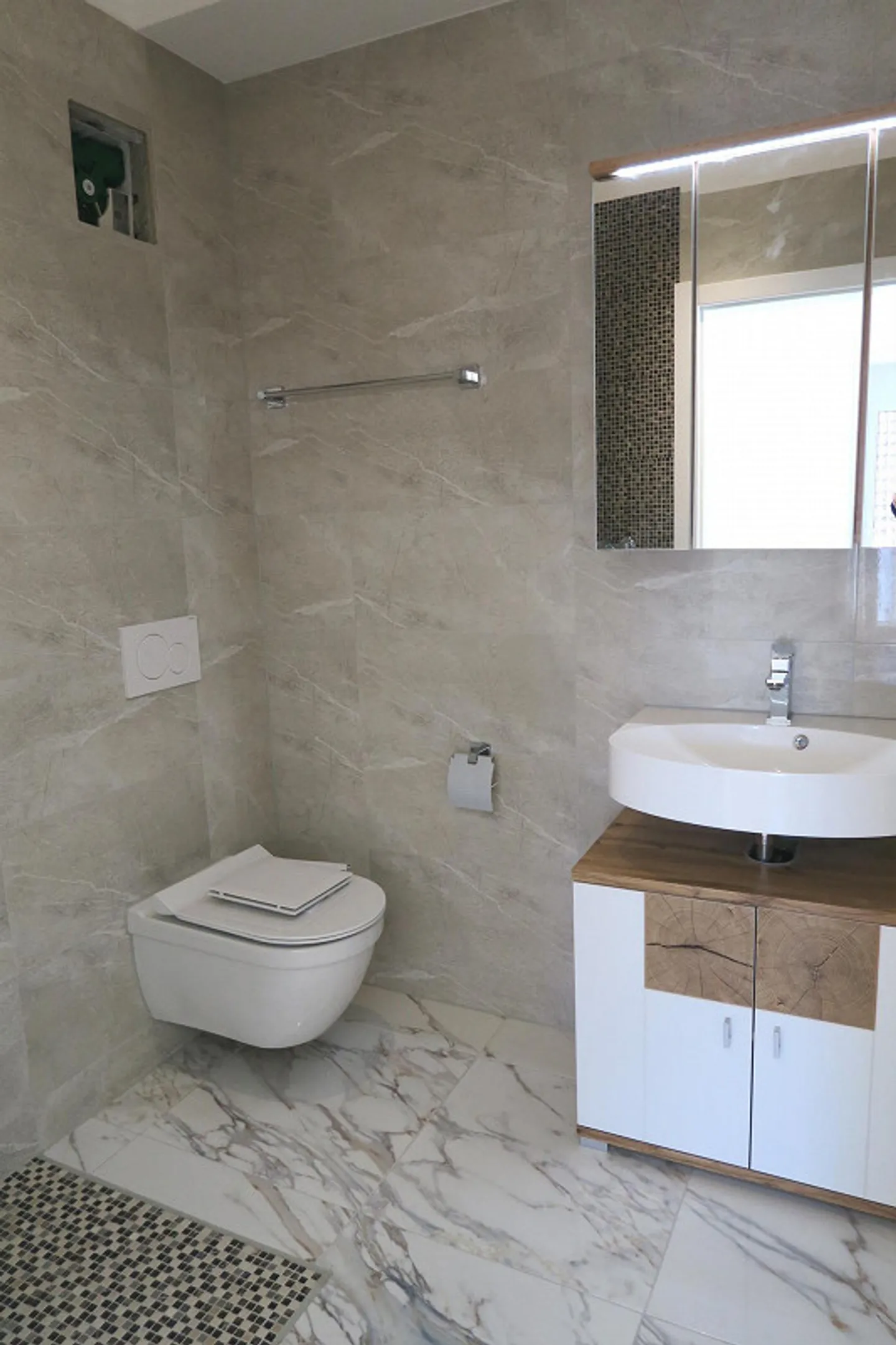 Geräumiges Penthouse mit Aussicht - Foto 5 von 8