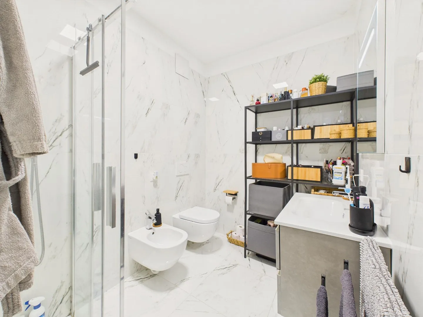 Appartement en attique moderne de 2,5 pièces avec grand balcon, Agno - Photo 7 sur 11