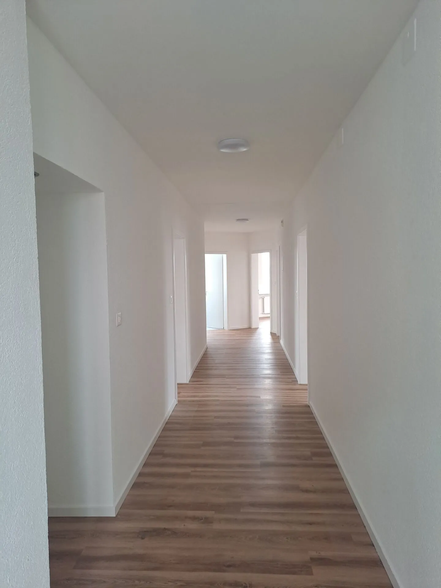 Diverse and bright office spaces near the city center - Photo 8 of 10