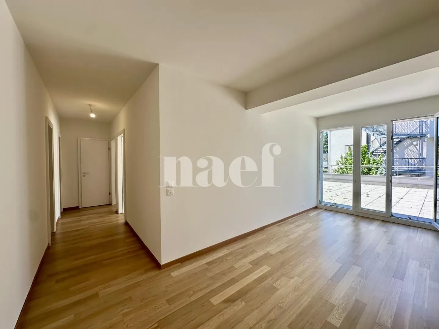 Appartamento luminoso e spazioso di 6 stanze con grande terrazza - Foto 2 di 13