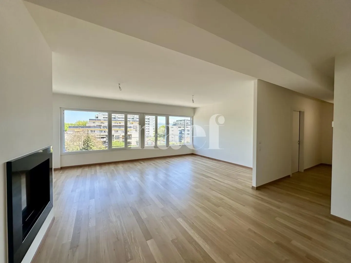 Appartamento luminoso e spazioso di 6 stanze con grande terrazza - Foto 4 di 13