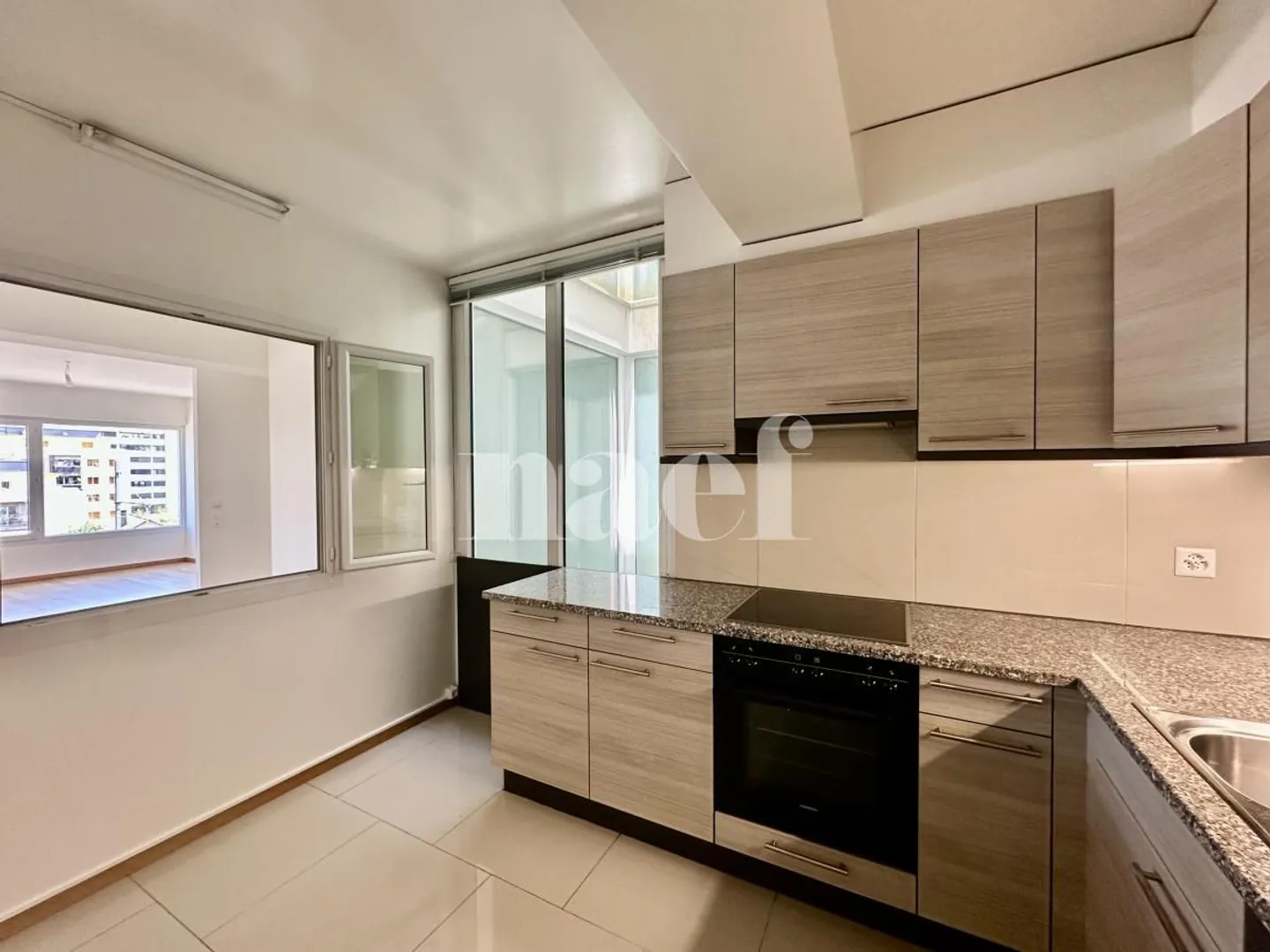 Appartamento luminoso e spazioso di 6 stanze con grande terrazza - Foto 5 di 13