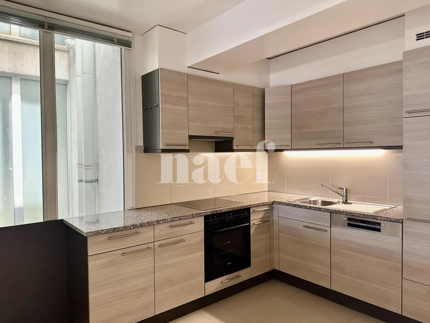 Appartamento luminoso e spazioso di 6 stanze con grande terrazza - Foto 6 di 13