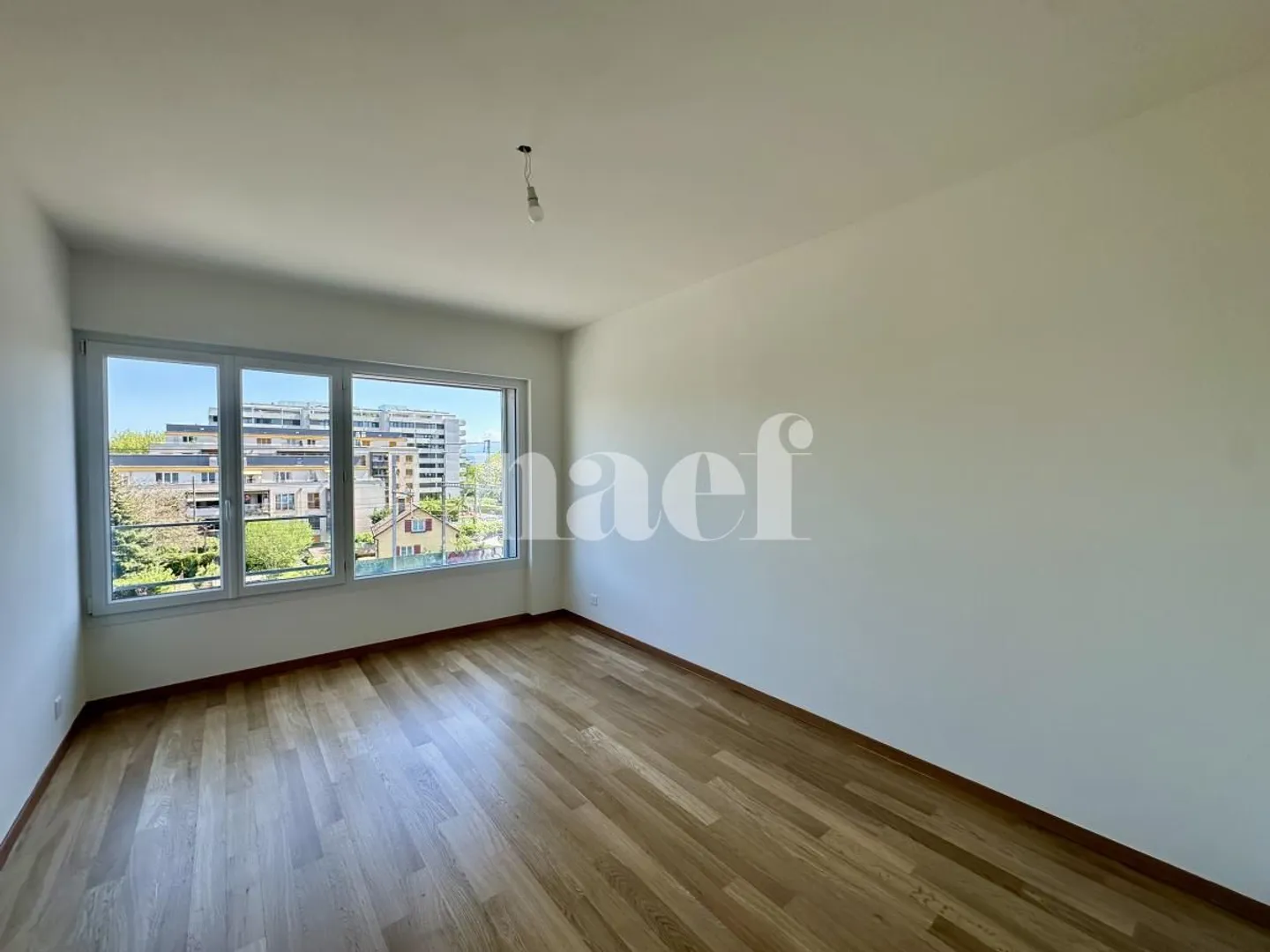 Appartamento luminoso e spazioso di 6 stanze con grande terrazza - Foto 7 di 13