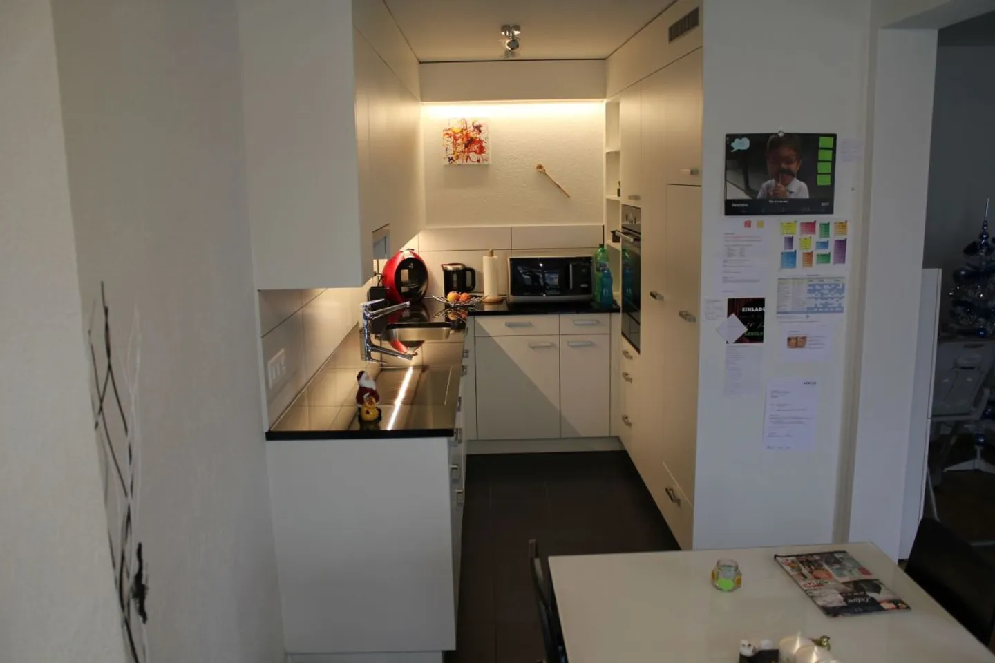 Appartamento accogliente di 4 1/2 stanze con grande balcone - Foto 3 di 6