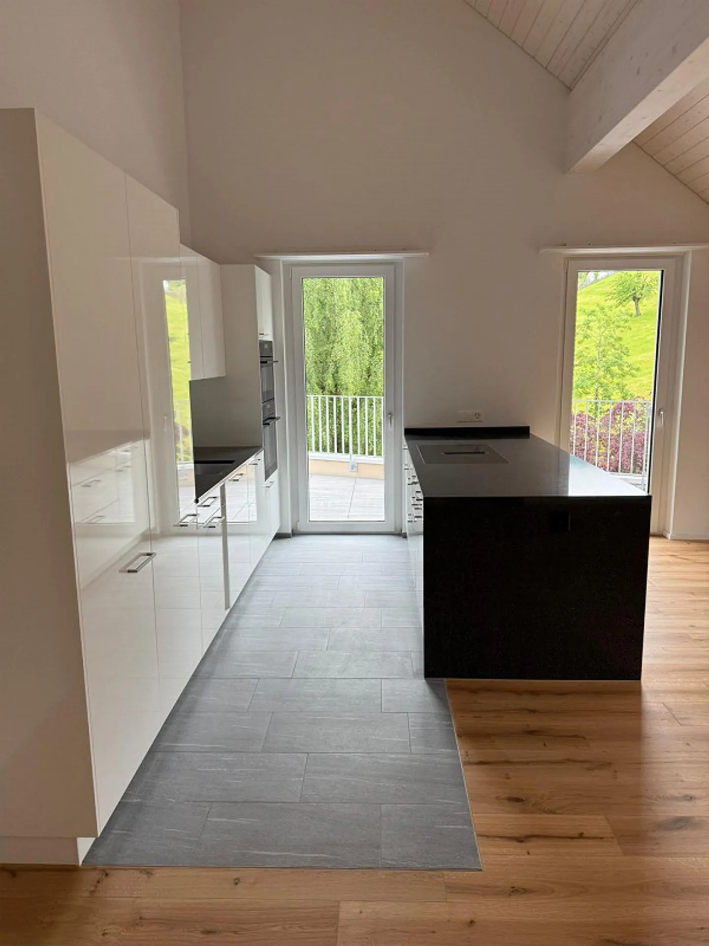 Exclusive 5½-room penthouse apartment in the "Krone" development - Photo 4 of 12