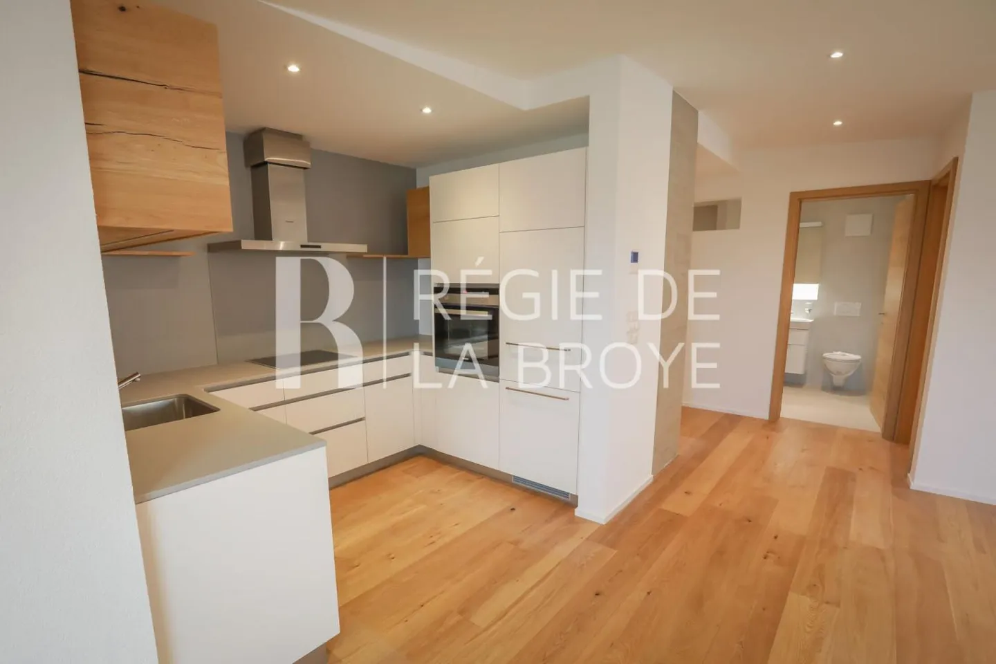 Superbo appartamento di 2,5 locali in mansarda a Estavayer-le-Lac - Foto 3 di 11