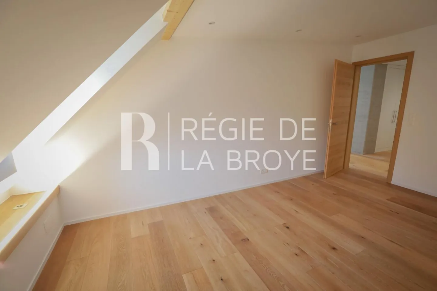 Superbo appartamento di 2,5 locali in mansarda a Estavayer-le-Lac - Foto 7 di 11