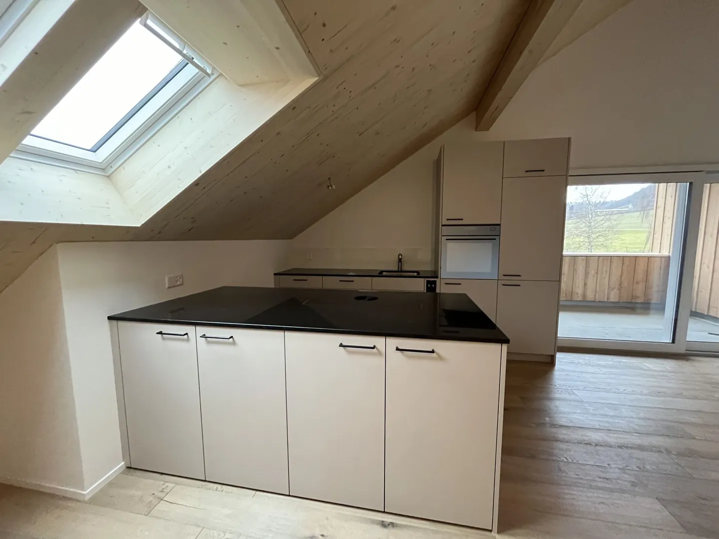 Appartement de 3,5 pièces de haute qualité (nouvelle construction) - Photo 3 sur 10