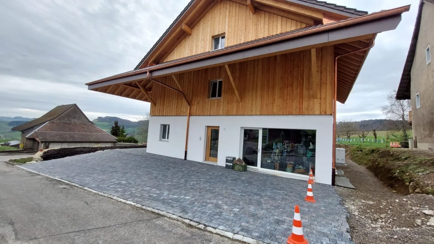 Appartement de 3,5 pièces de haute qualité (nouvelle construction) - Photo 9 sur 10