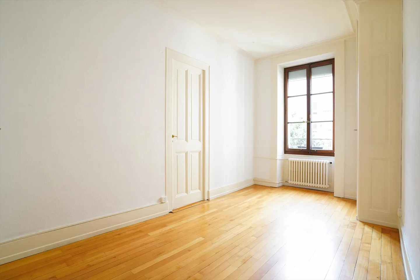 5-room apartment on the 1st floor - Photo 6 of 9