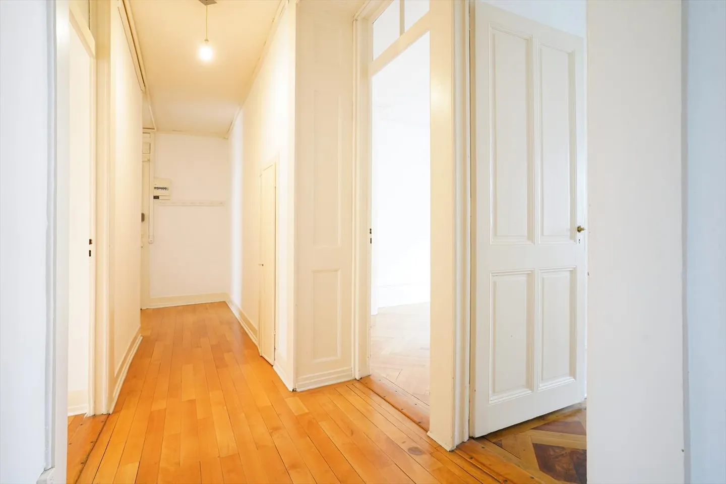 5-room apartment on the 1st floor - Photo 7 of 9