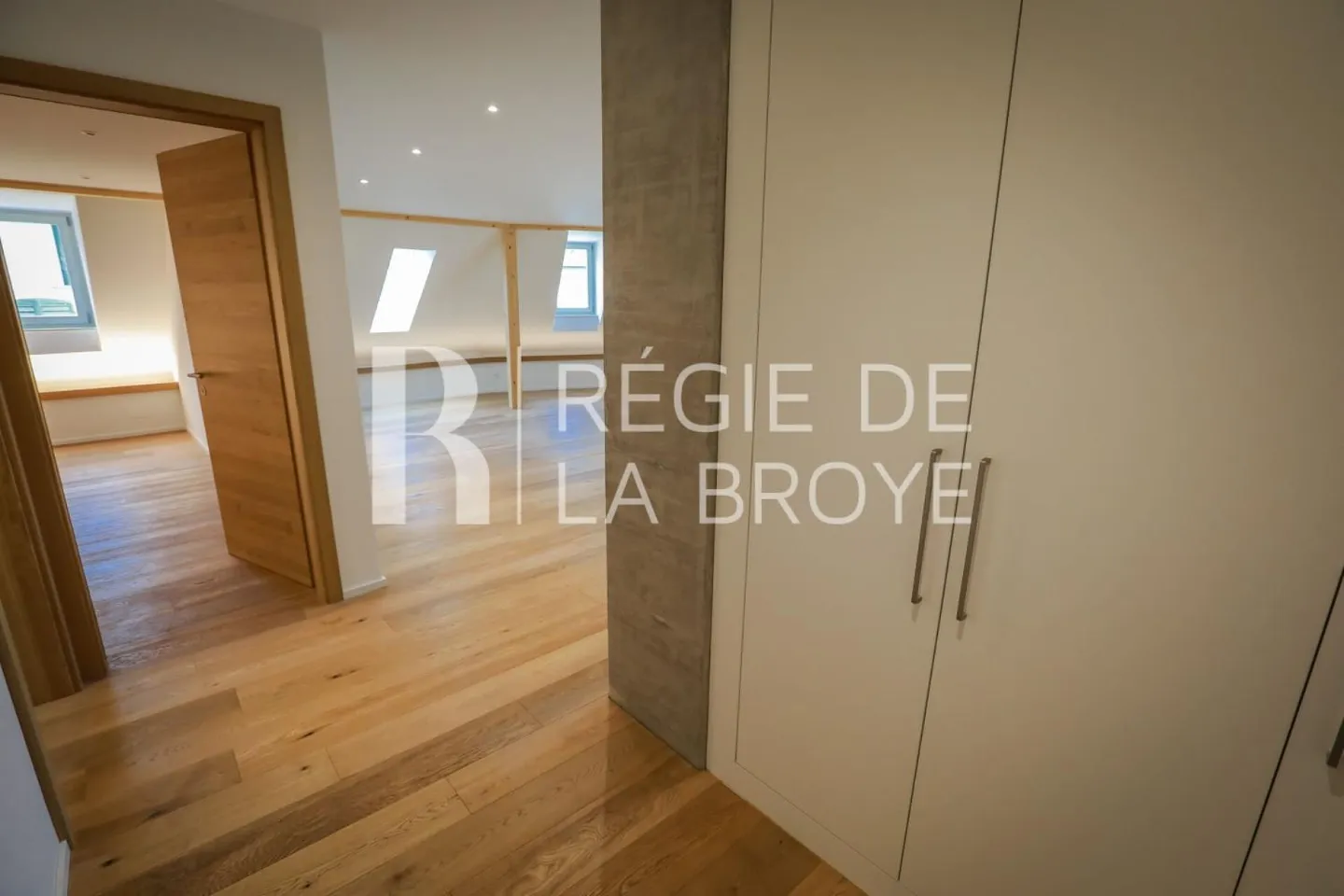 Superbo appartamento di 2,5 locali in mansarda a Estavayer-le-Lac - Foto 10 di 11