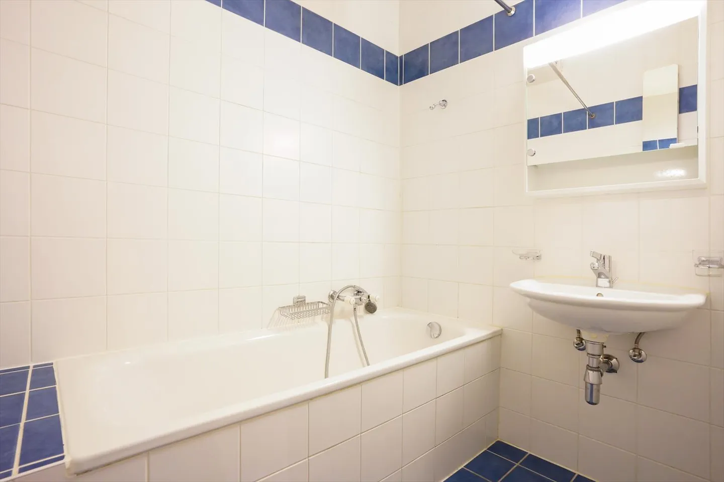 5-room apartment on the 1st floor - Photo 8 of 9