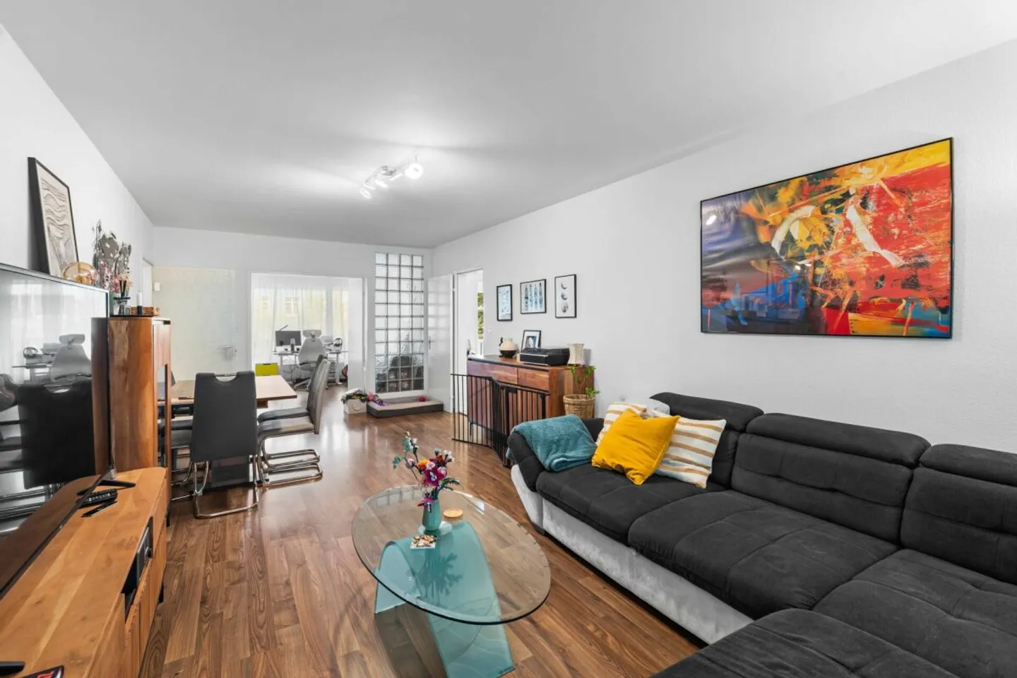 Condominium confortable au Wasgenring! - Photo 2 sur 9