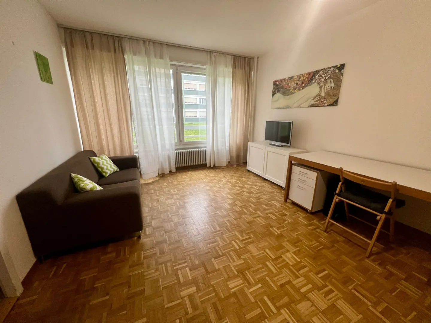 Magnificent 2-room semi-furnished apartment in Meyrin with small terrace - Photo 2 of 6