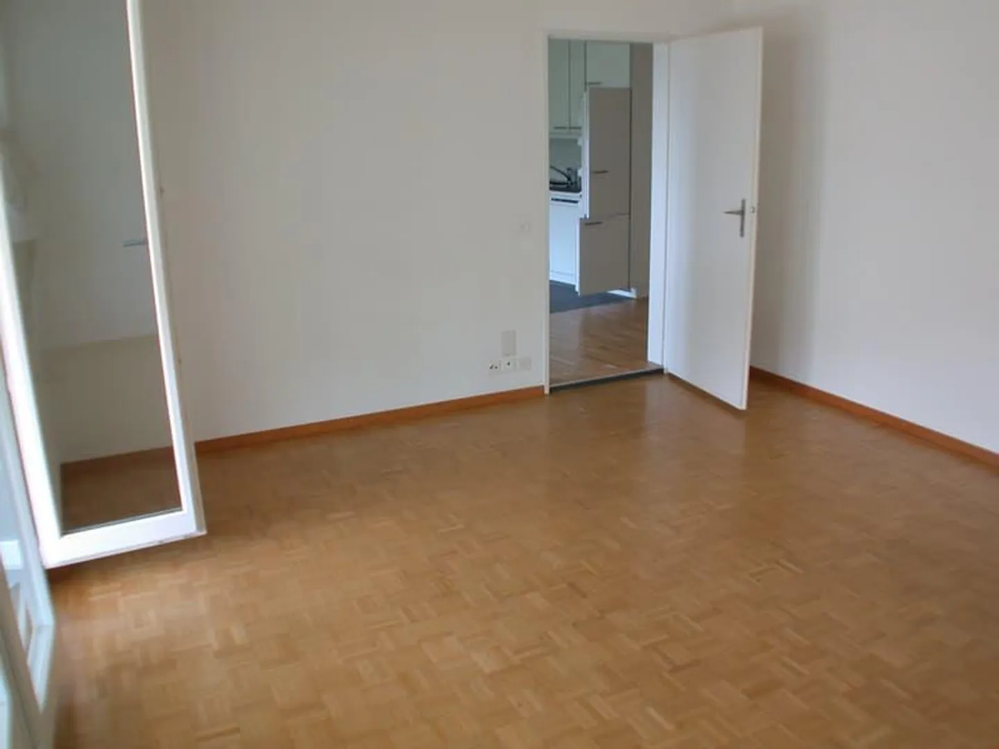 Piano spazioso - Posizione residenziale ideale! - Foto 7 di 8