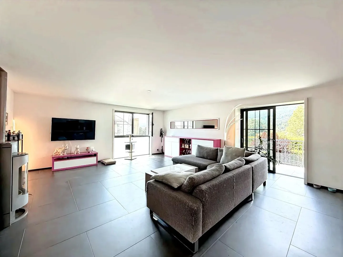 3.5 Room Apartment - Photo 2 of 8