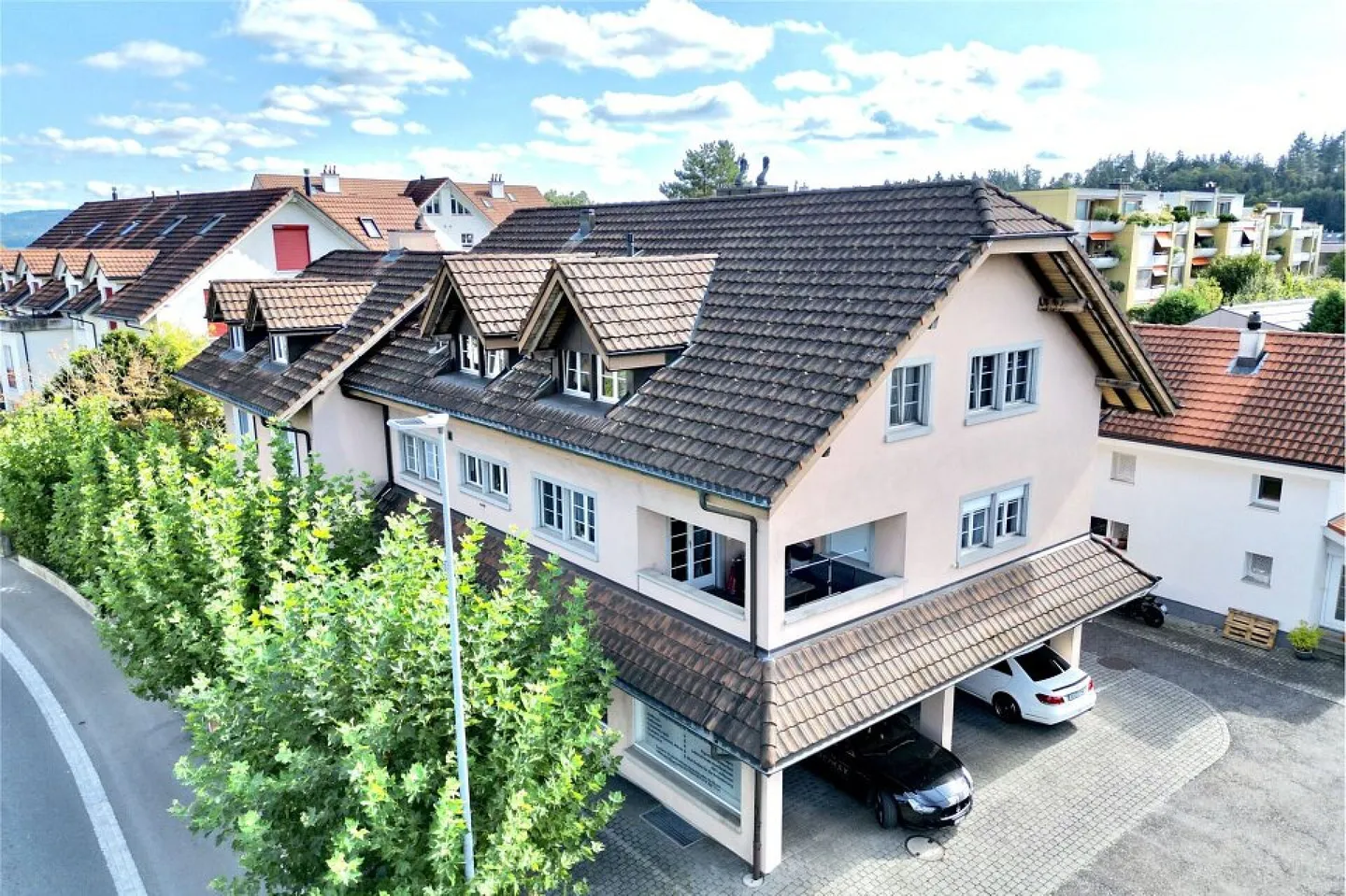 Maison multigénérationnelle dans un emplacement attrayant - Photo 3 sur 52