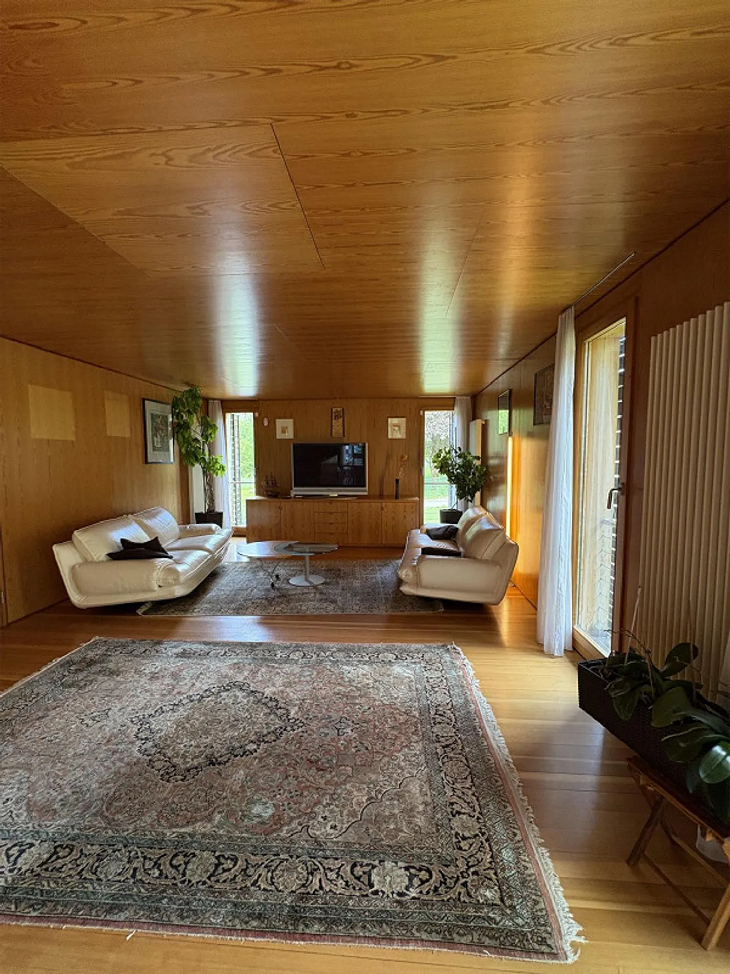 Casa in legno elegante nella natura - Foto 5 di 30