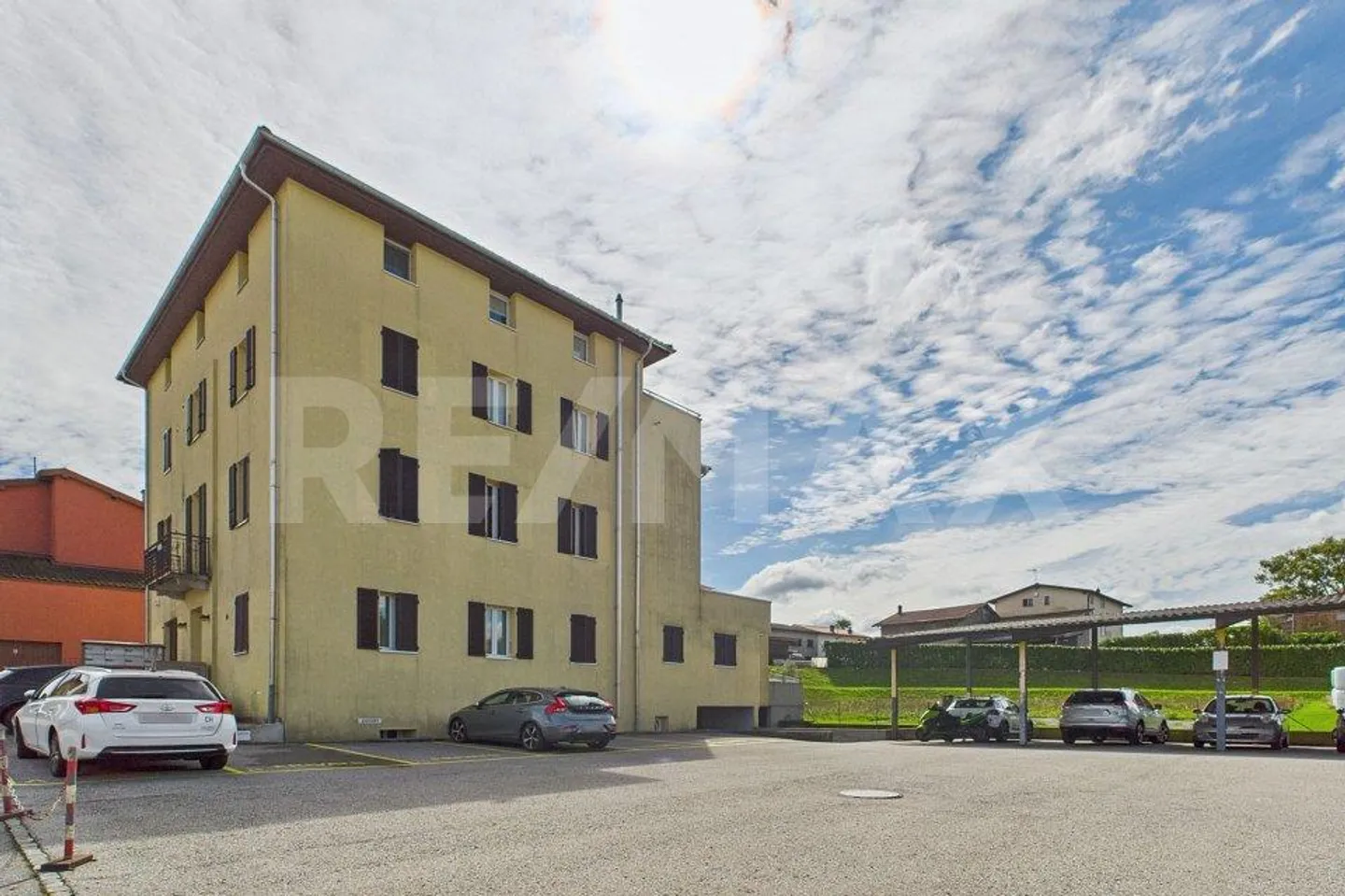 Helles 4 ½-Zimmer-Apartment in Genestrerio - Foto 3 von 13