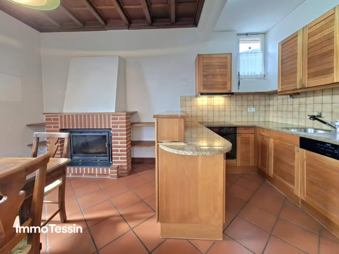Rarity: Unique Liberty House with Beautiful Views, Large Garden, and Garage in a Quiet Location - Photo 8 of 13