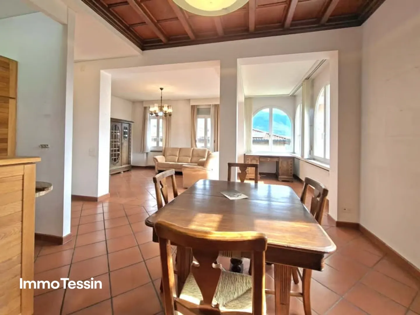 Rarity: Unique Liberty House with Beautiful Views, Large Garden, and Garage in a Quiet Location - Photo 9 of 13