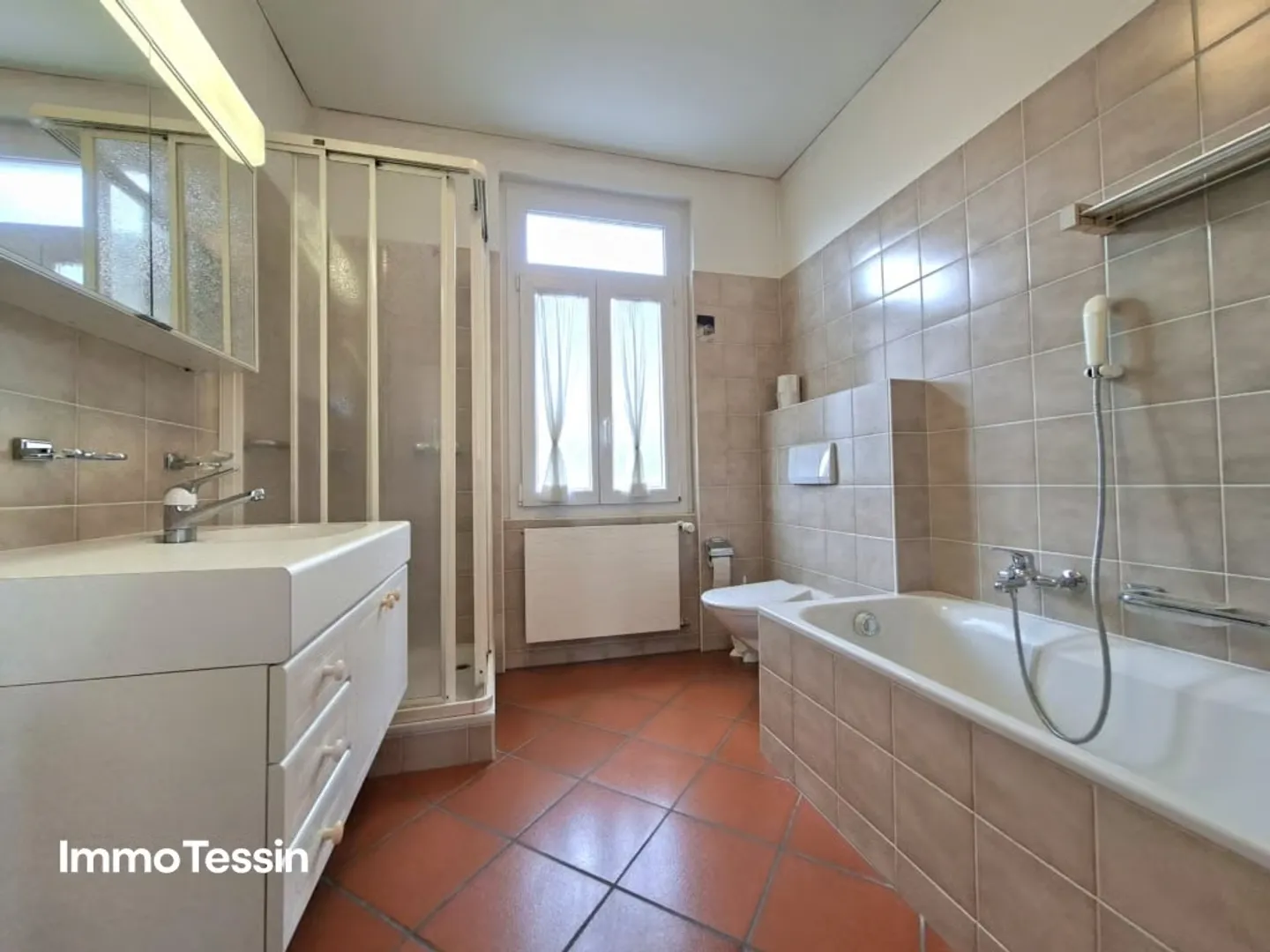 Rarity: Unique Liberty House with Beautiful Views, Large Garden, and Garage in a Quiet Location - Photo 13 of 13