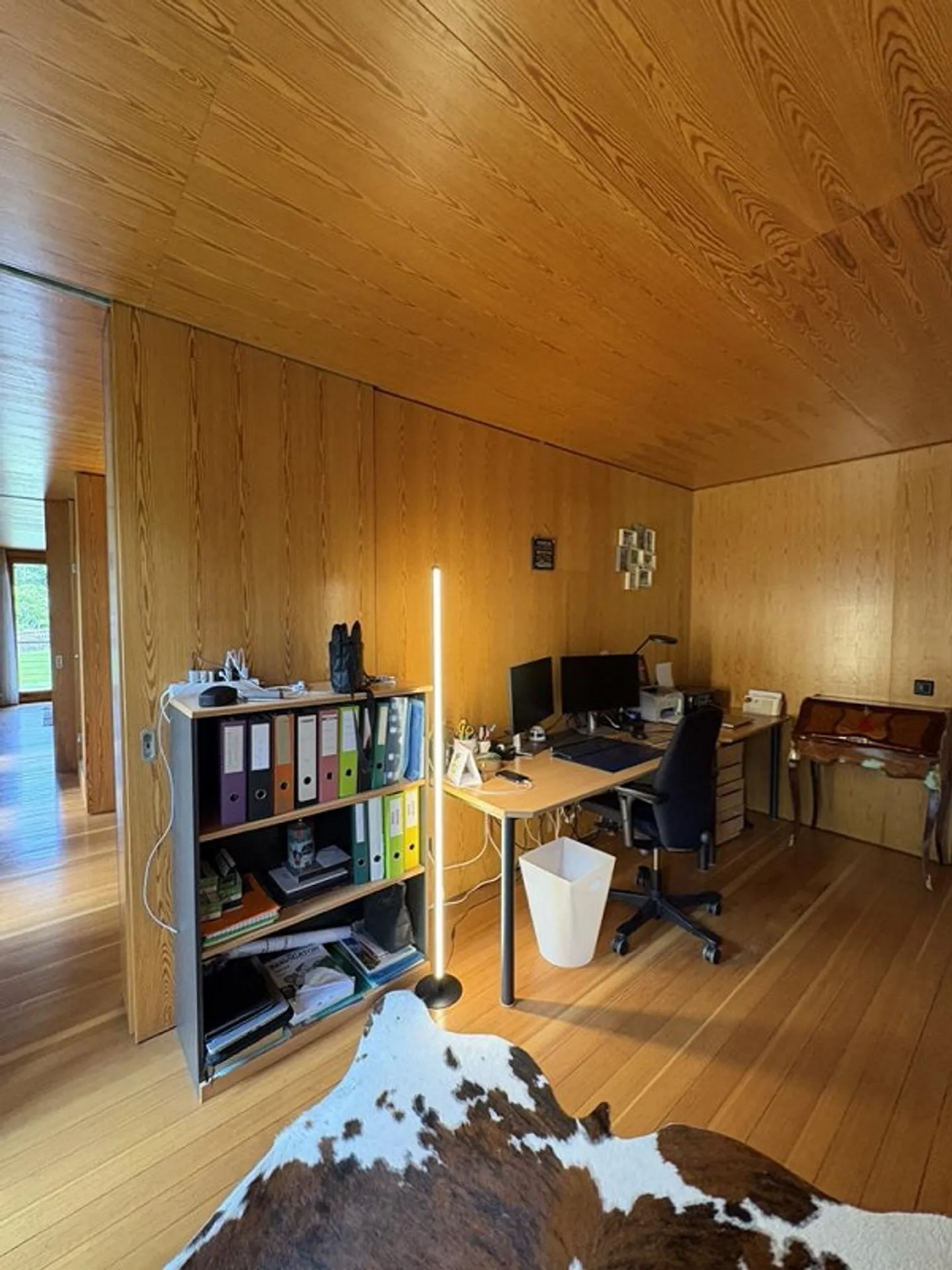 Casa in legno elegante nella natura - Foto 12 di 30