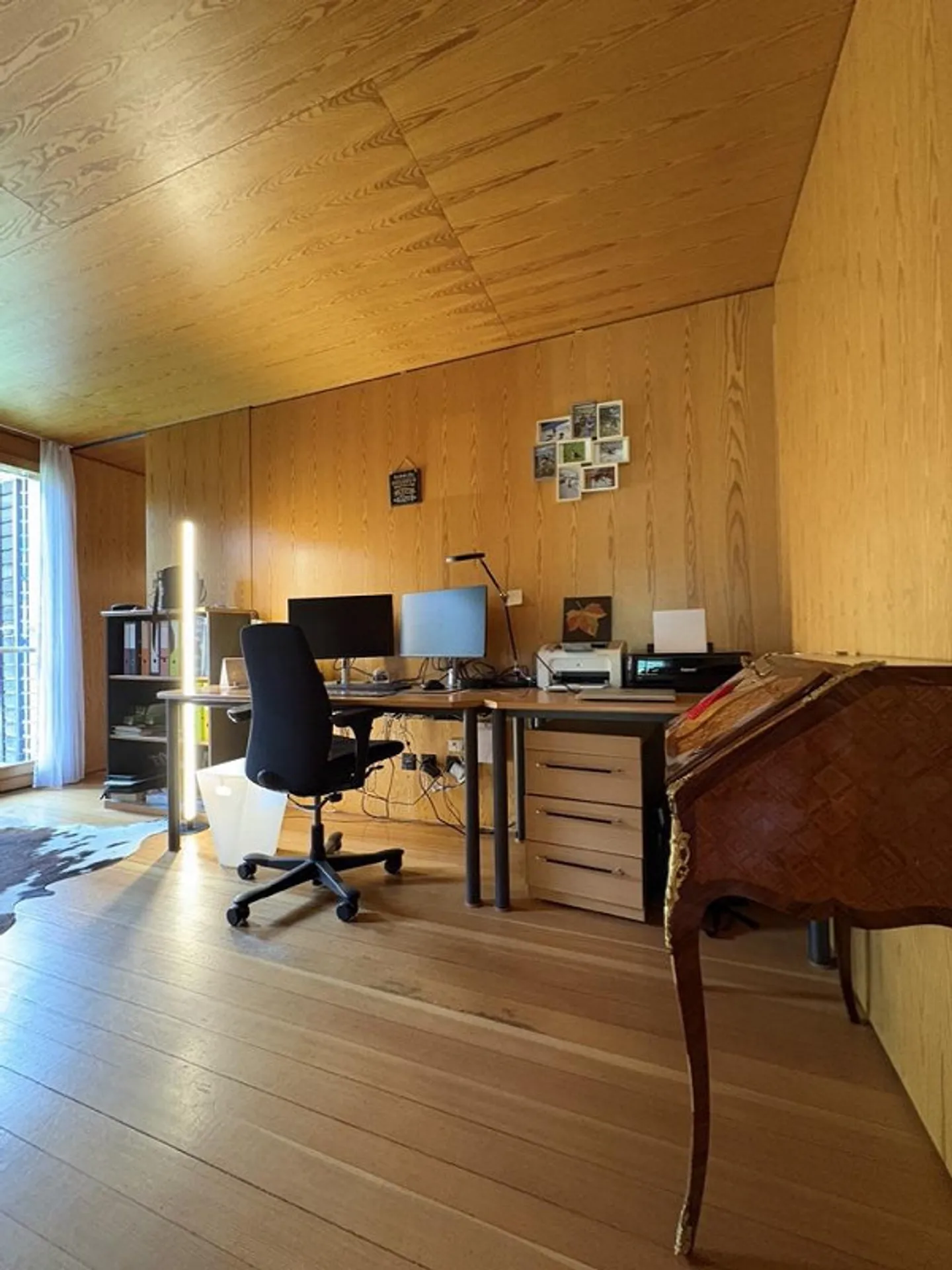 Casa in legno elegante nella natura - Foto 13 di 30