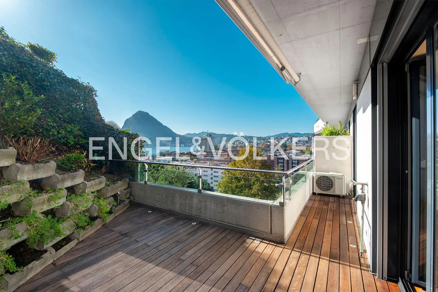 Appartement lumineux et élégant avec vue sur le lac - Photo 1 sur 13