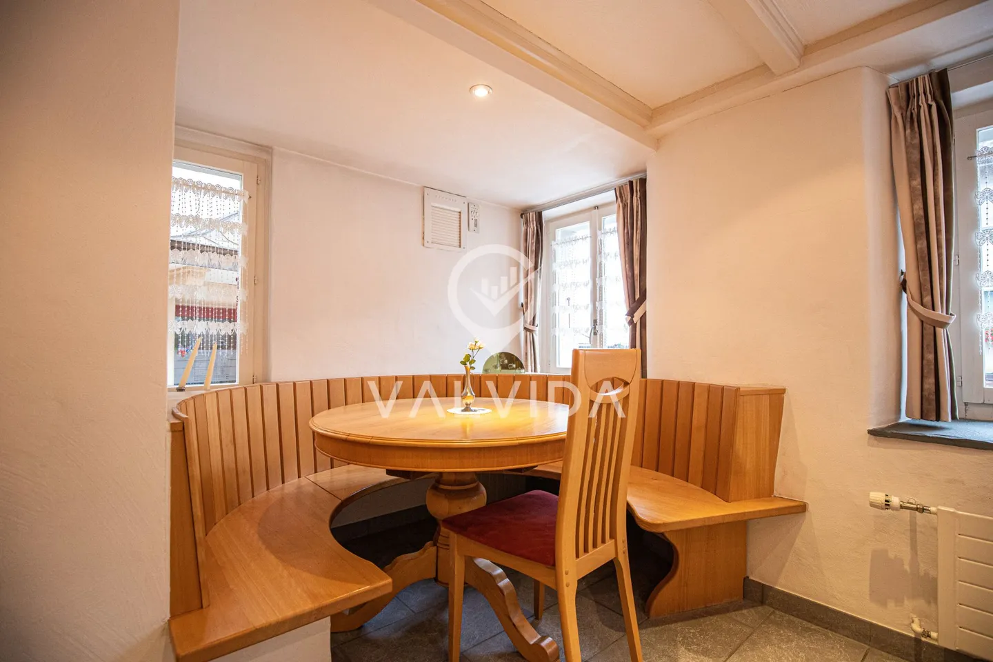 Ristorante de la Poste incl. appartamento di 4,5 vani - Foto 7 di 12