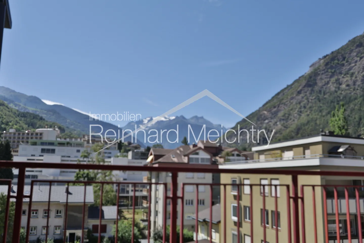 3.5 Room Penthouse Apartment in the Center of Visp for Rent - Photo 3 of 30
