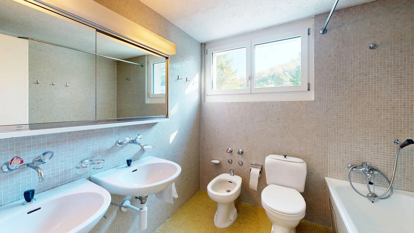 Charmantes 6.5-Zimmer-Doppeleinfamilienhaus an attraktiver Lage - Photo 7 of 17