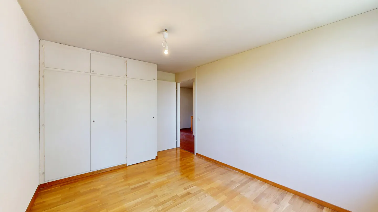 Charmantes 6.5-Zimmer-Doppeleinfamilienhaus an attraktiver Lage - Photo 8 of 17