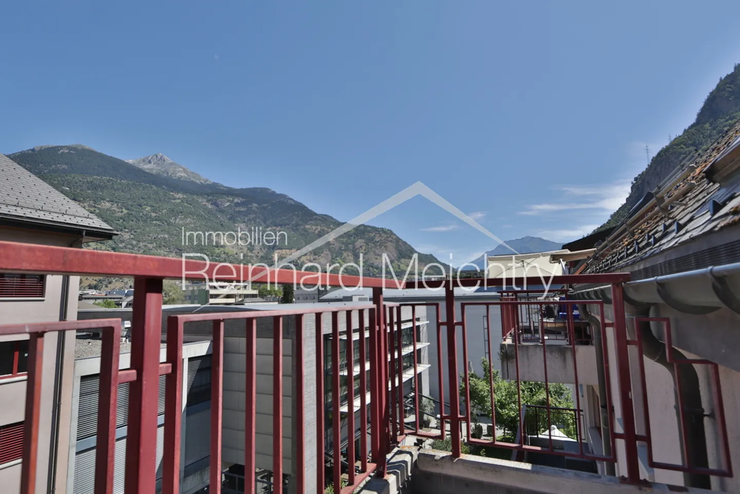 3.5 Room Penthouse Apartment in the Center of Visp for Rent - Photo 8 of 30