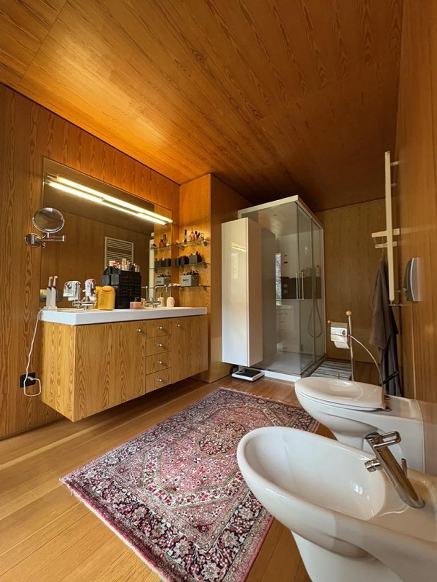 Casa in legno elegante nella natura - Foto 15 di 30