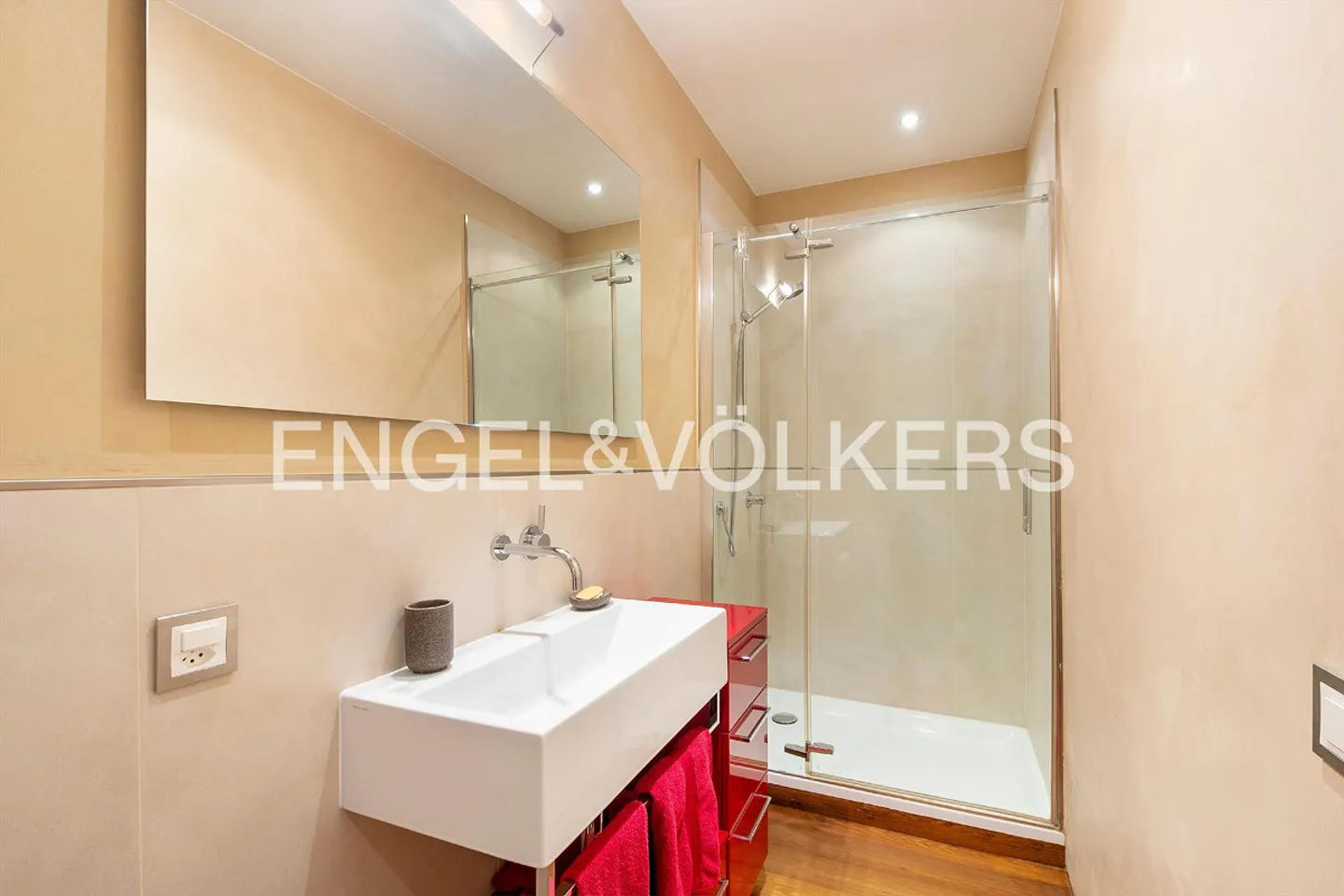 Appartement lumineux et élégant avec vue sur le lac - Photo 8 sur 13