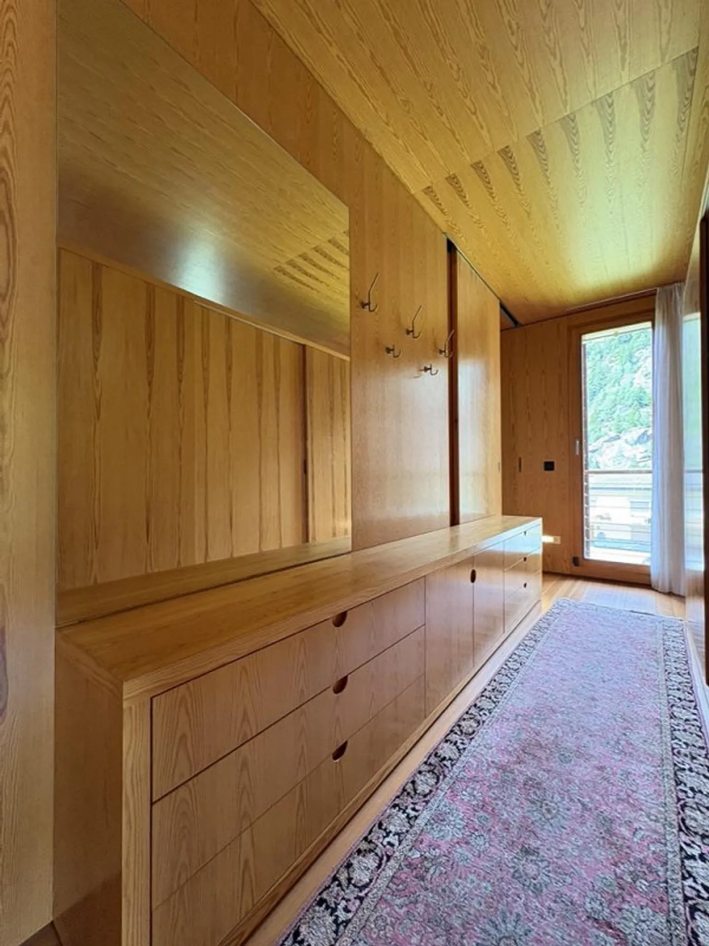 Casa in legno elegante nella natura - Foto 17 di 30