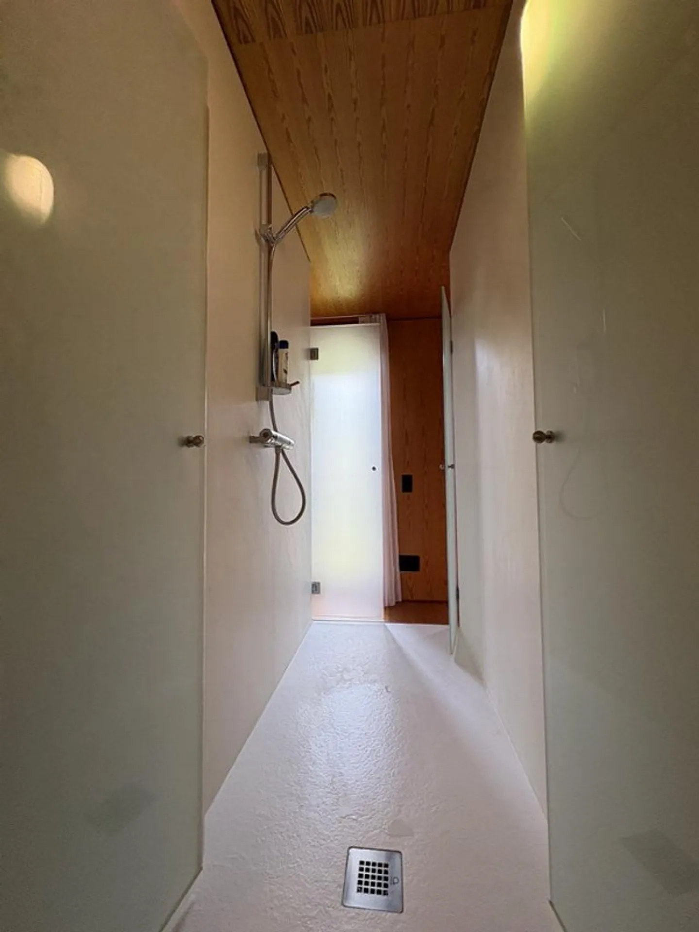 Casa in legno elegante nella natura - Foto 19 di 30