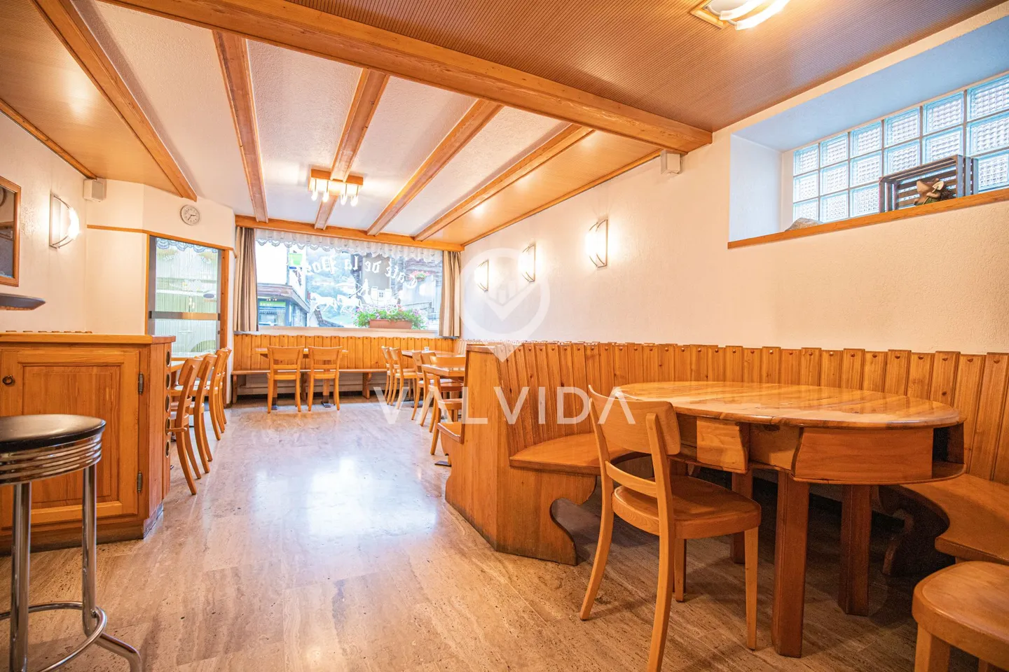 Ristorante de la Poste incl. appartamento di 4,5 vani - Foto 3 di 12