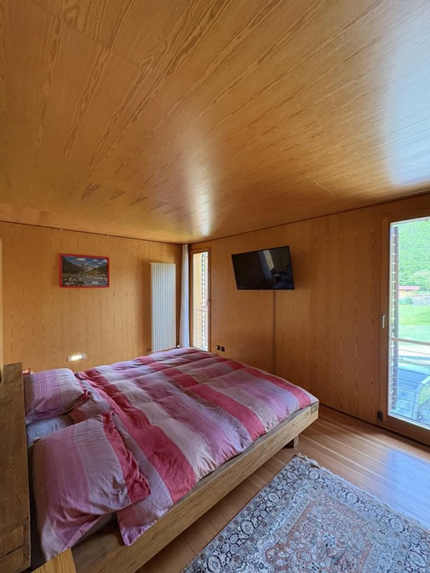 Casa in legno elegante nella natura - Foto 22 di 30