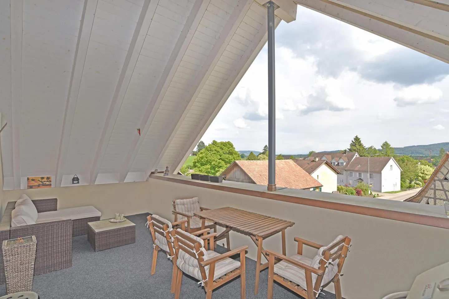 Appartement de 2,5 pièces à louer, situé au calme - Photo 2 sur 6