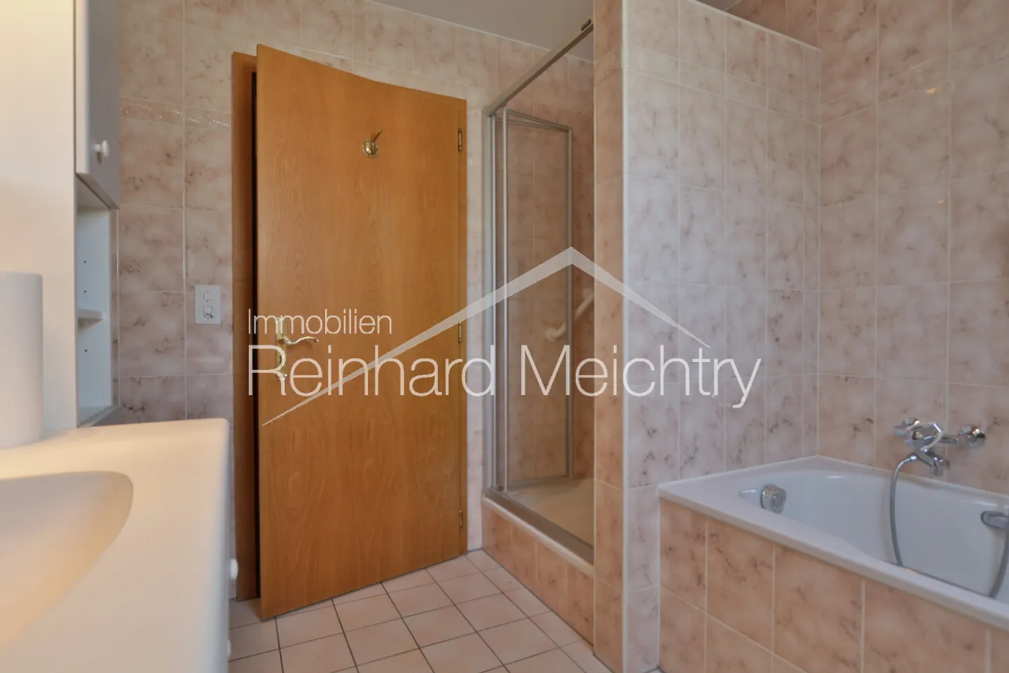 3.5 Room Penthouse Apartment in the Center of Visp for Rent - Photo 24 of 30